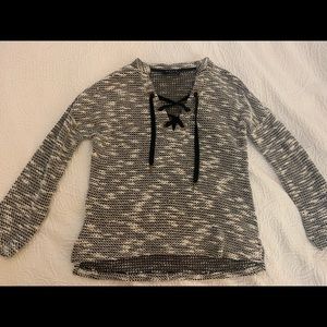 Maven west knit long sleeve shirt.